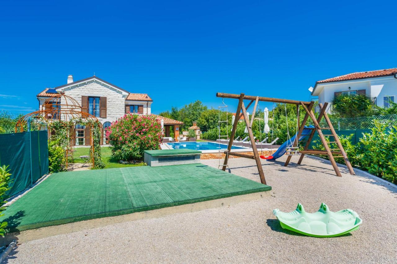 Villa Kamenica Kras Exterior photo