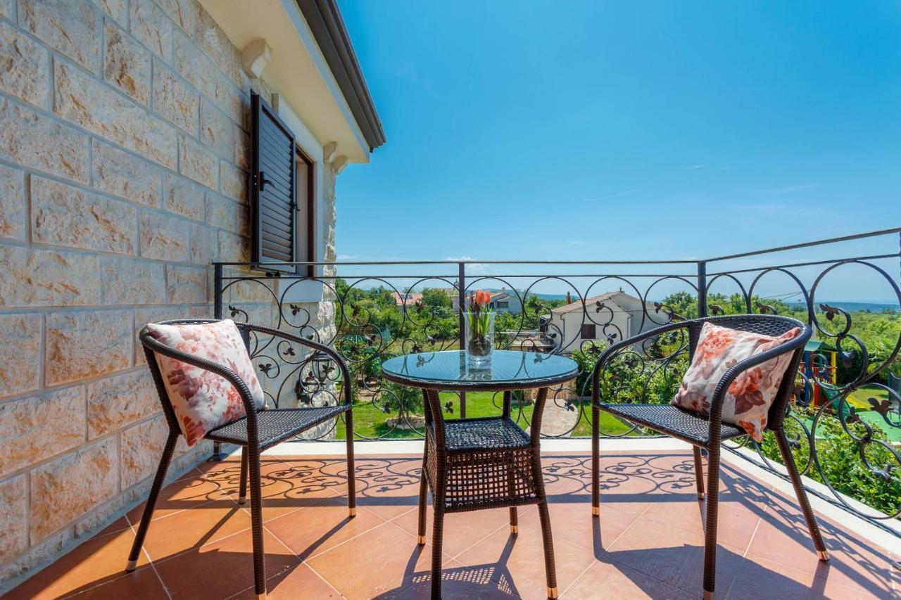 Villa Kamenica Kras Exterior photo